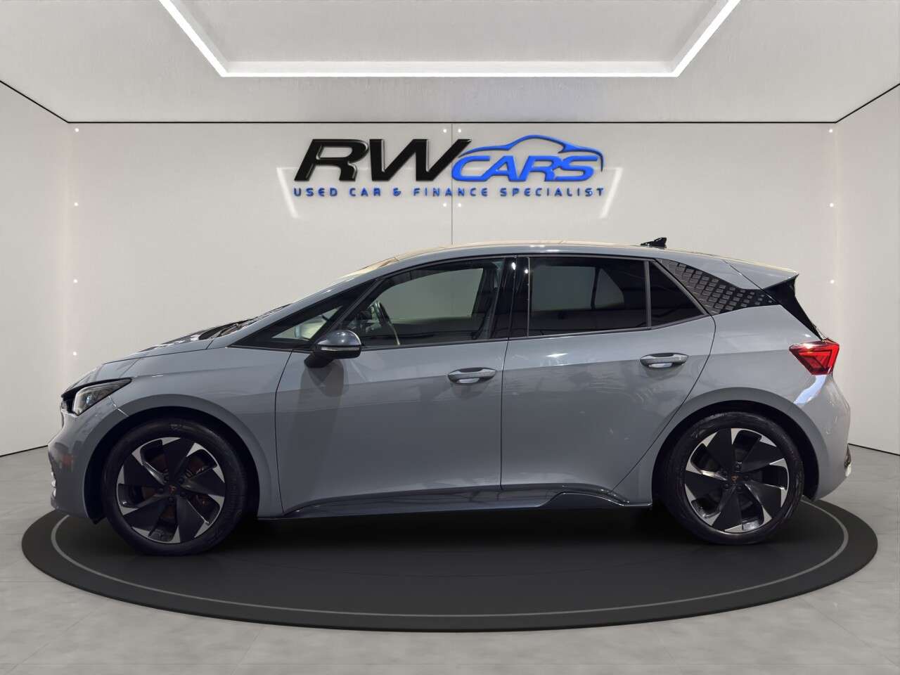 A 2023 CUPRA BORN e-Boost 77kWh V2 Hatchback 5dr Electric Auto (4 Seat) (230 ps) A 2023 CUPRA BORN e-Boost 77kWh V2 Hatchback 5dr Electric Auto (4 Seat) (230 ps)