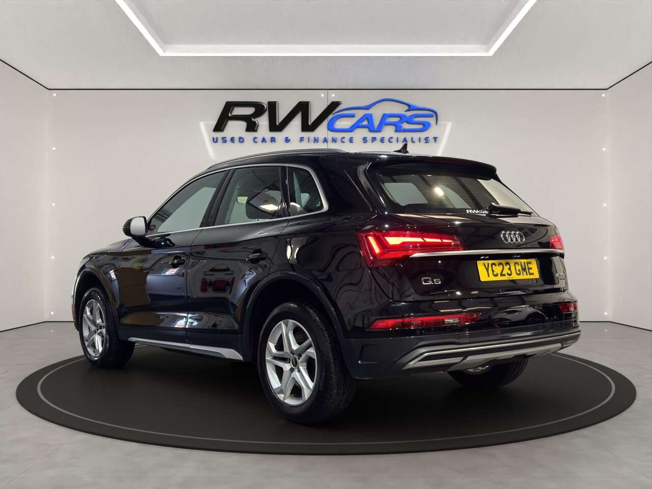 A 2023 AUDI Q5 2.0 TFSI 45 Sport SUV 5dr Petrol S Tronic quattro Euro 6 (s/s) (265 ps) A 2023 AUDI Q5 2.0 TFSI 45 Sport SUV 5dr Petrol S Tronic quattro Euro 6 (s/s) (265 ps)