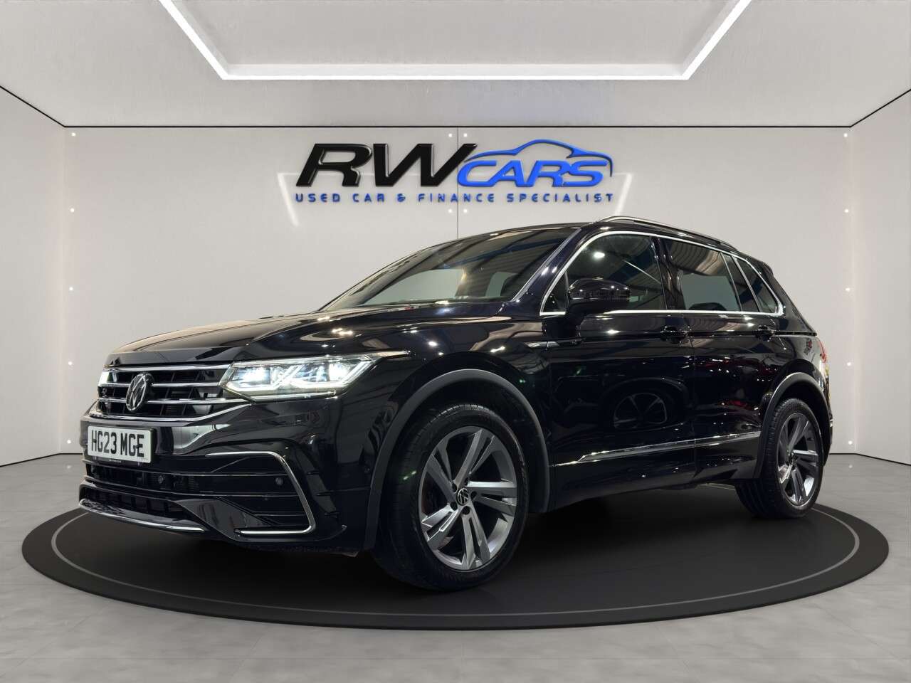 A 2023 VOLKSWAGEN TIGUAN 1.5 TSI R-Line Edition SUV 5dr Petrol DSG Euro 6 (s/s) (150 ps) A 2023 VOLKSWAGEN TIGUAN 1.5 TSI R-Line Edition SUV 5dr Petrol DSG Euro 6 (s/s) (150 ps)