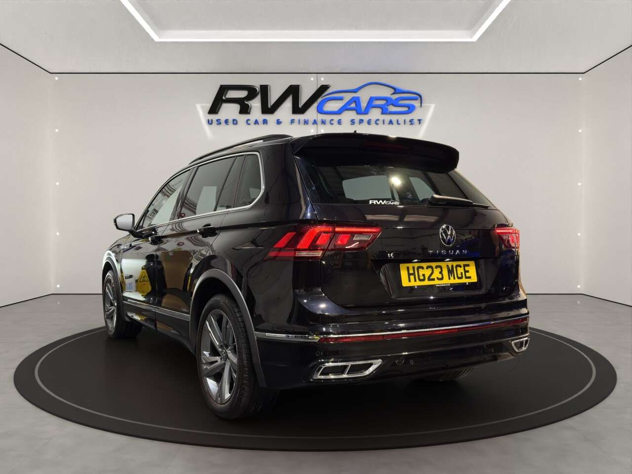 A 2023 VOLKSWAGEN TIGUAN 1.5 TSI R-Line Edition SUV 5dr Petrol DSG Euro 6 (s/s) (150 ps) A 2023 VOLKSWAGEN TIGUAN 1.5 TSI R-Line Edition SUV 5dr Petrol DSG Euro 6 (s/s) (150 ps)