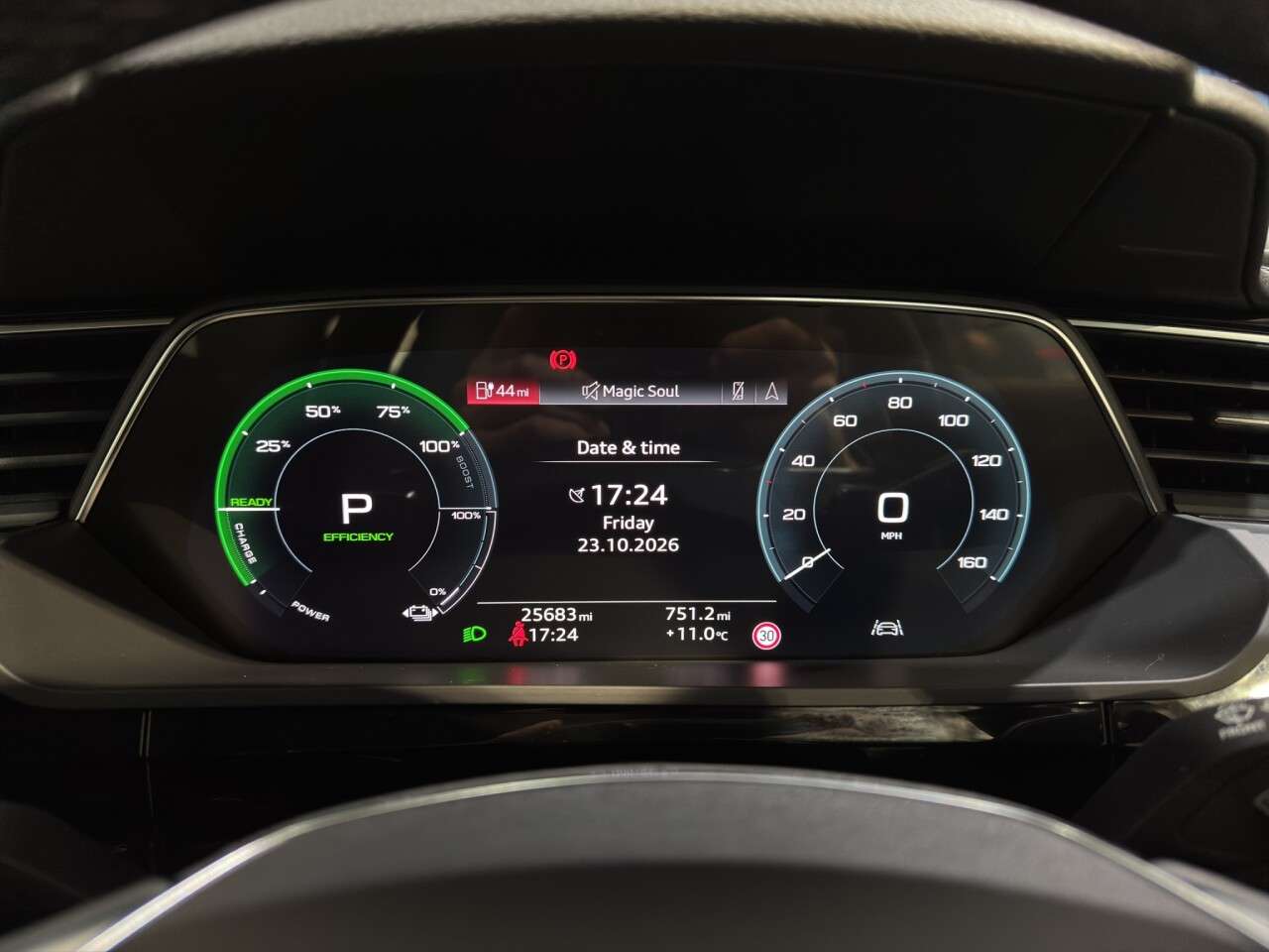 2023 AUDI Q8 E-TRON 2023 AUDI Q8 E-TRON