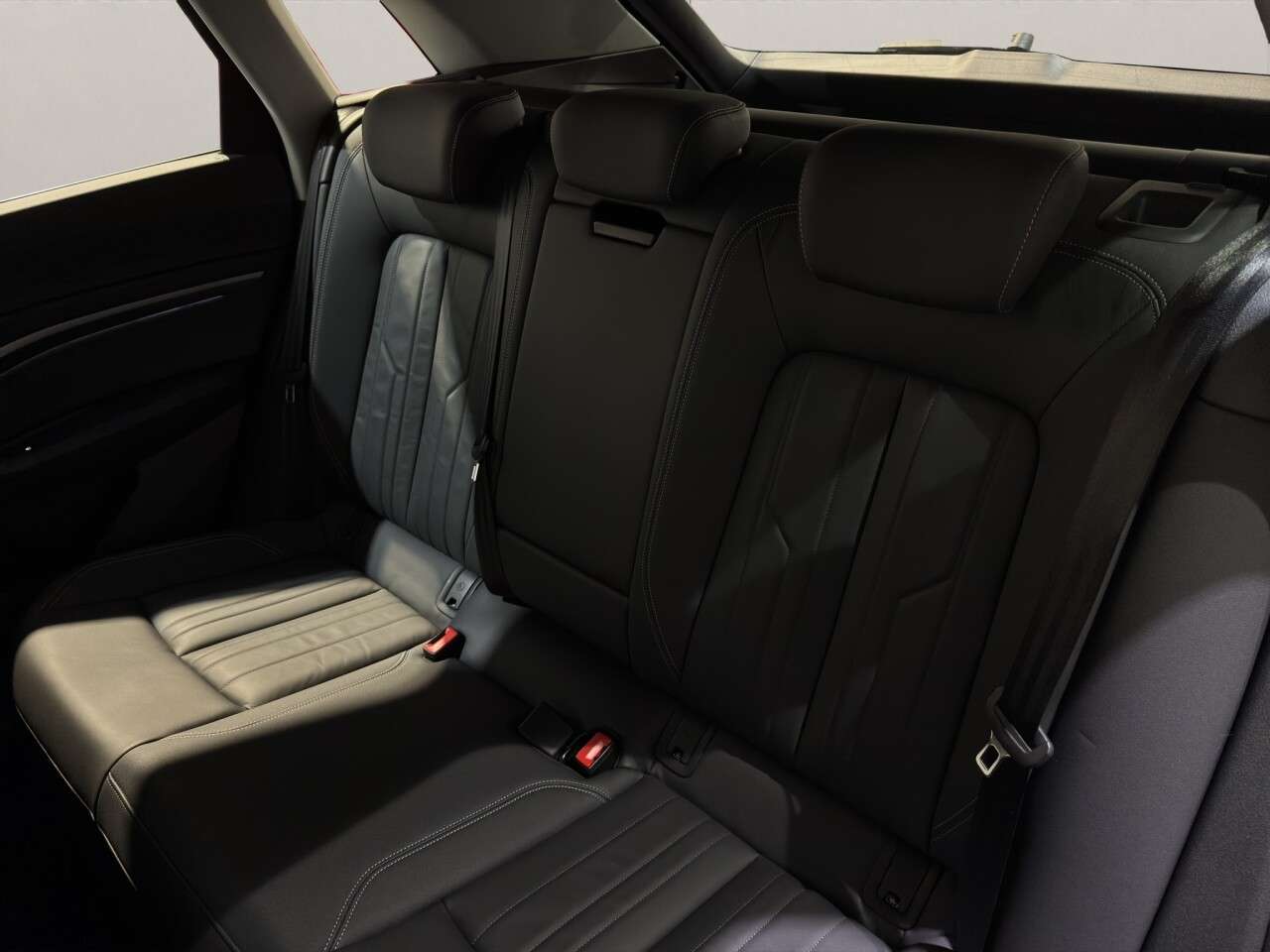 2023 AUDI Q8 E-TRON 2023 AUDI Q8 E-TRON