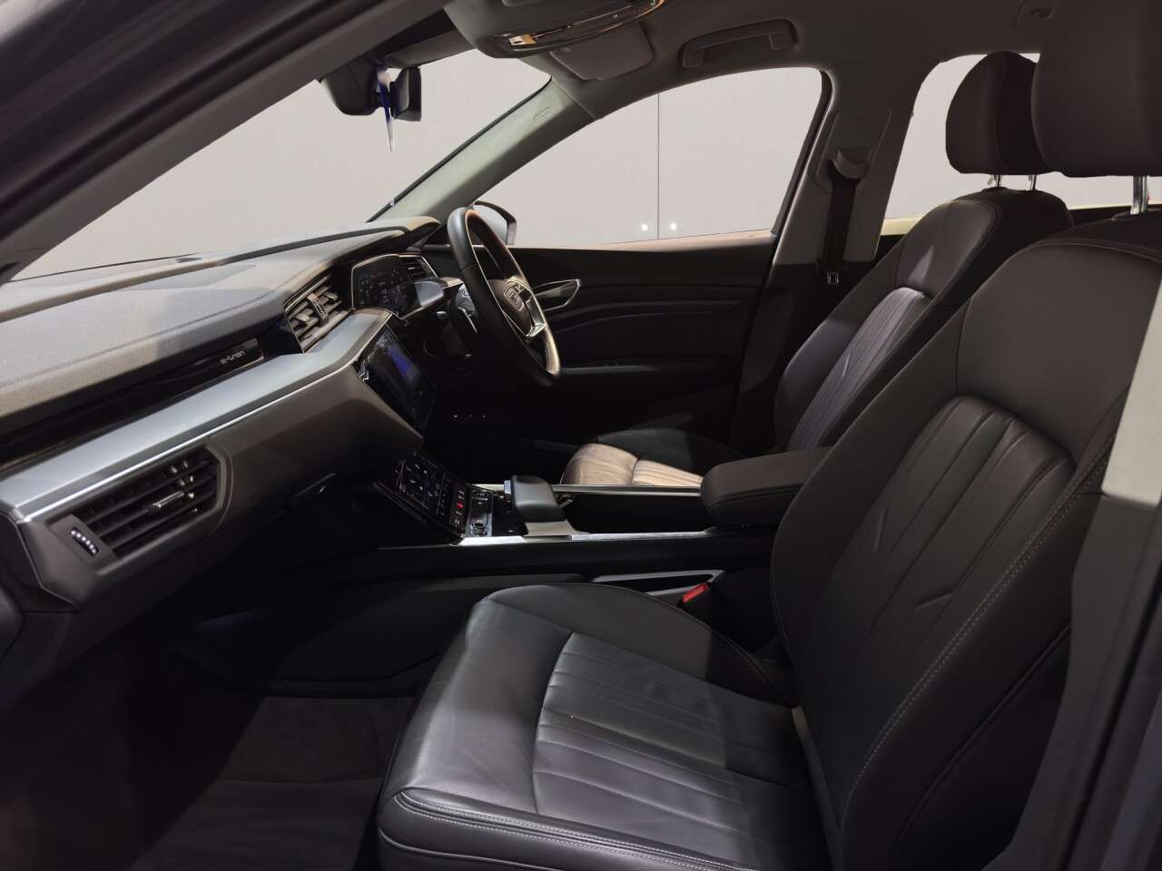 2023 AUDI Q8 E-TRON 2023 AUDI Q8 E-TRON