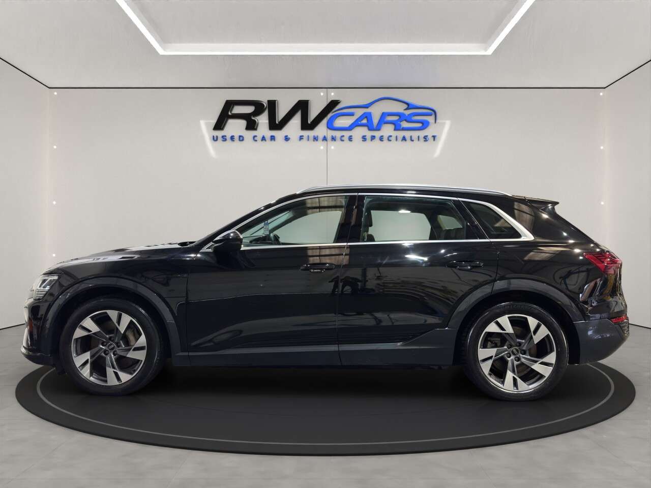 A 2023 AUDI Q8 E-TRON 50 Sport SUV 5dr Electric Auto quattro 95kWh (11kW Charger) (340 ps) A 2023 AUDI Q8 E-TRON 50 Sport SUV 5dr Electric Auto quattro 95kWh (11kW Charger) (340 ps)