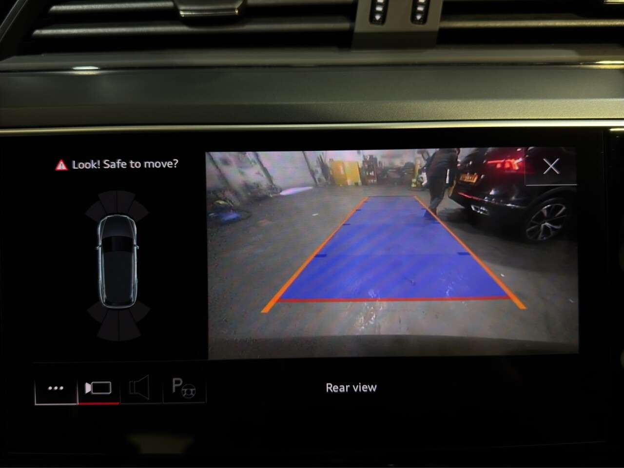 2023 AUDI Q8 E-TRON 2023 AUDI Q8 E-TRON