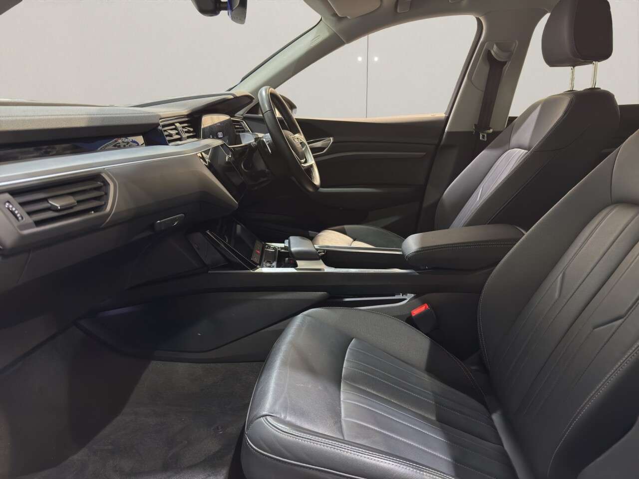 2023 AUDI Q8 E-TRON 2023 AUDI Q8 E-TRON