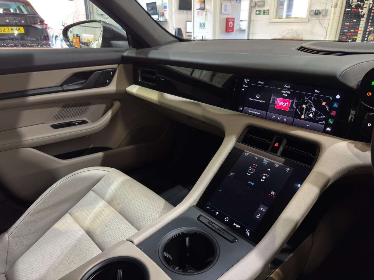 2022 PORSCHE TAYCAN 2022 PORSCHE TAYCAN