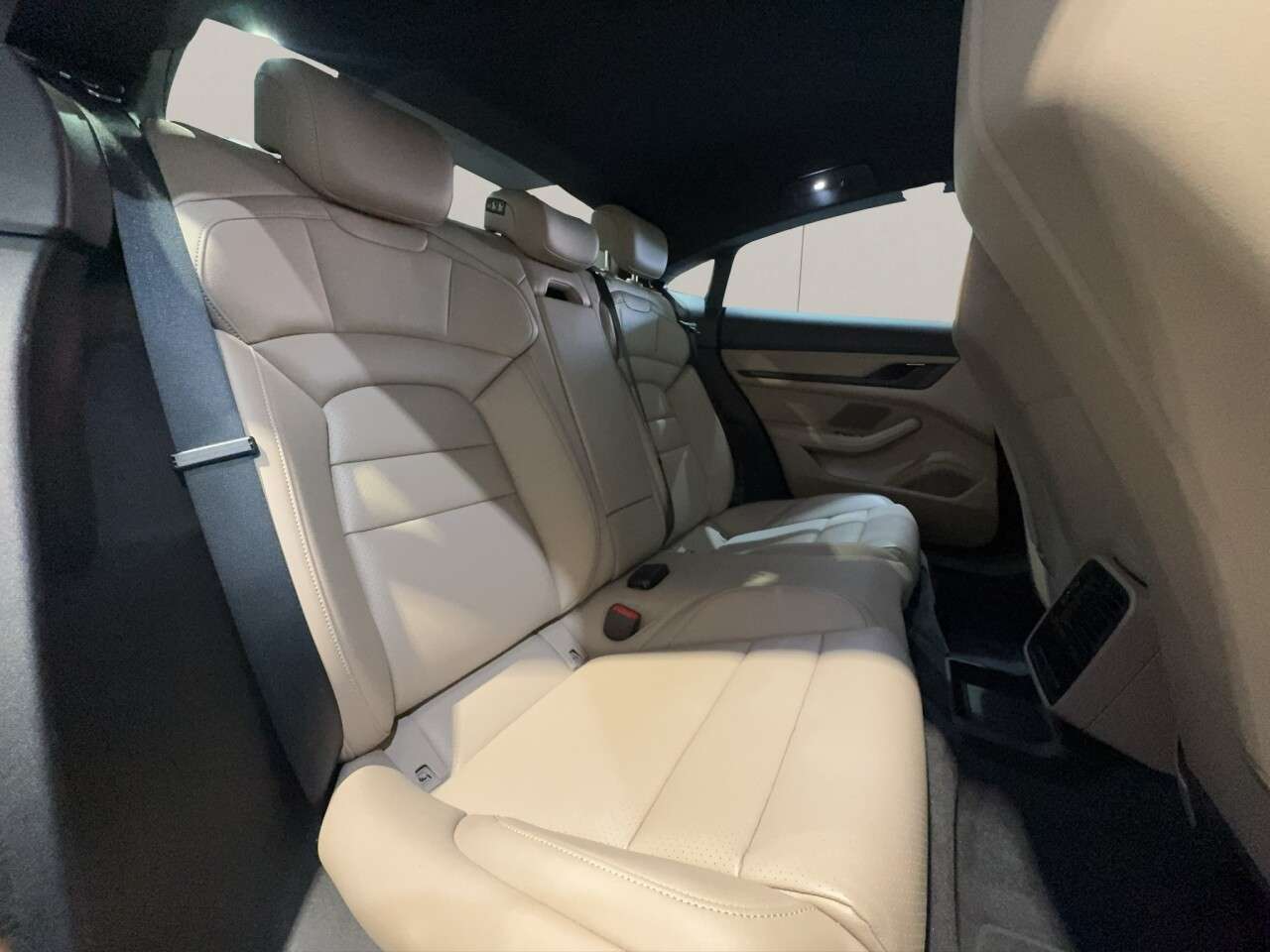 2022 PORSCHE TAYCAN 2022 PORSCHE TAYCAN