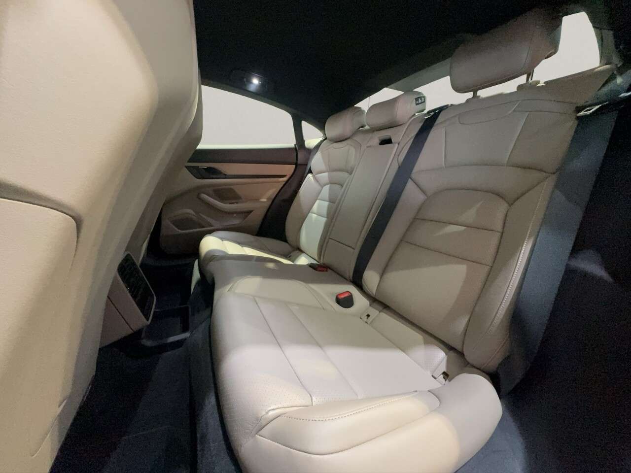 2022 PORSCHE TAYCAN 2022 PORSCHE TAYCAN