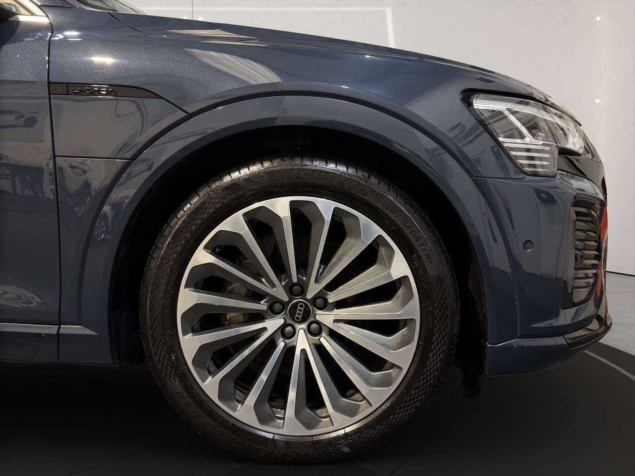2023 AUDI Q8 E-TRON 2023 AUDI Q8 E-TRON