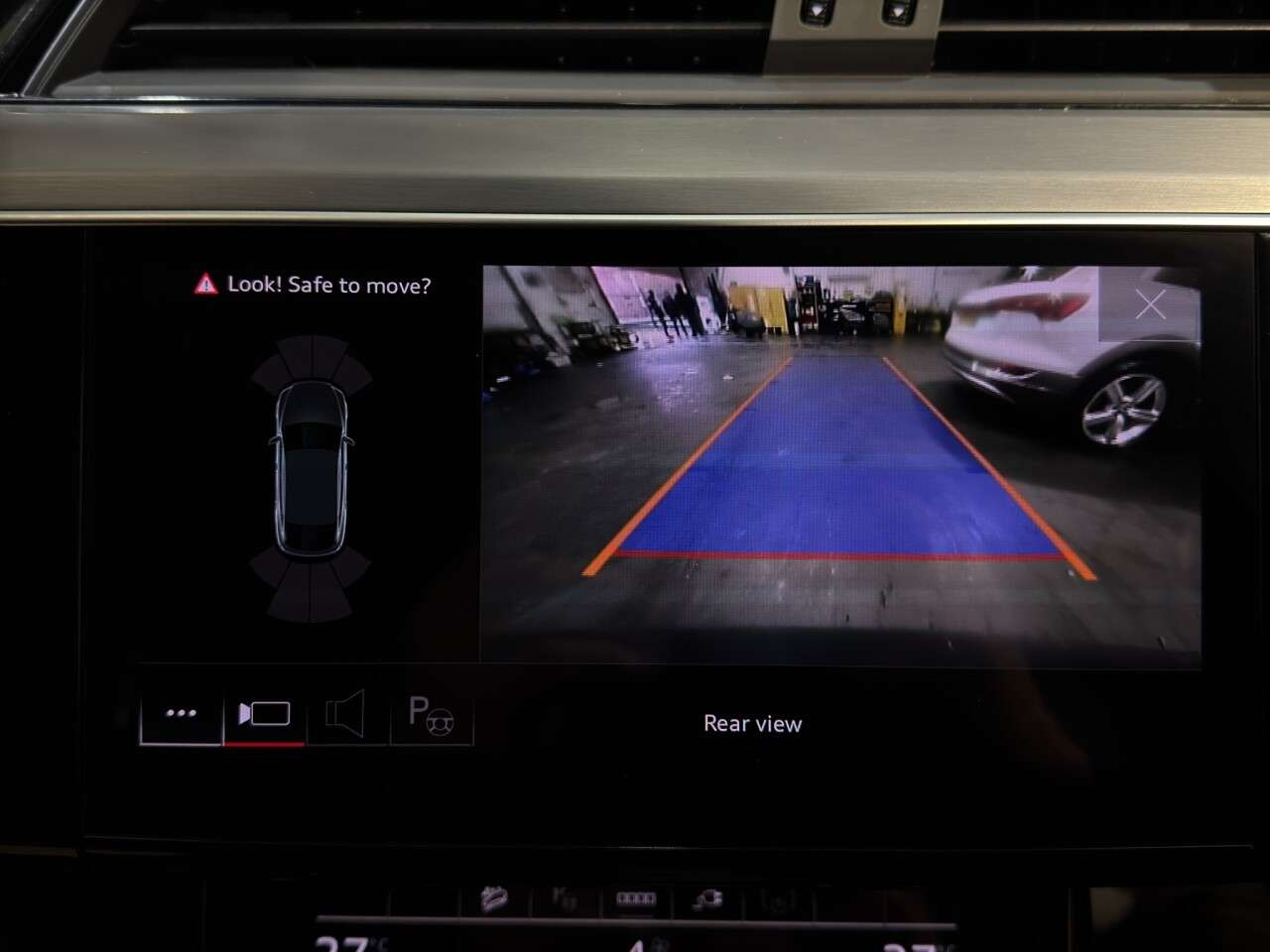2023 AUDI Q8 E-TRON 2023 AUDI Q8 E-TRON