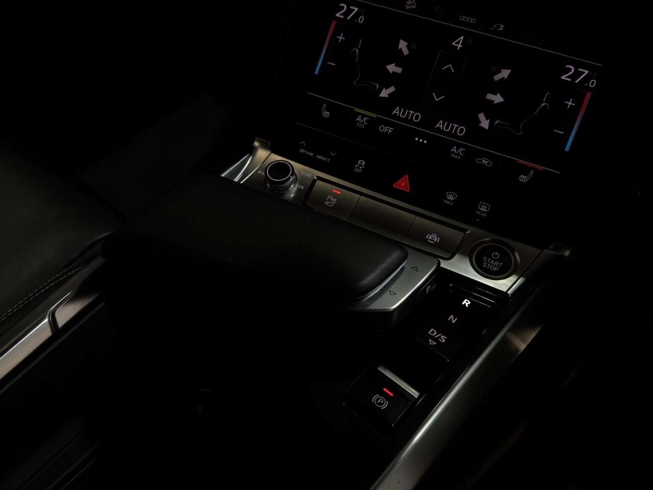 2023 AUDI Q8 E-TRON 2023 AUDI Q8 E-TRON