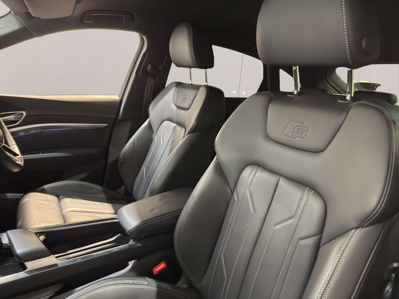 2023 AUDI Q8 E-TRON 2023 AUDI Q8 E-TRON