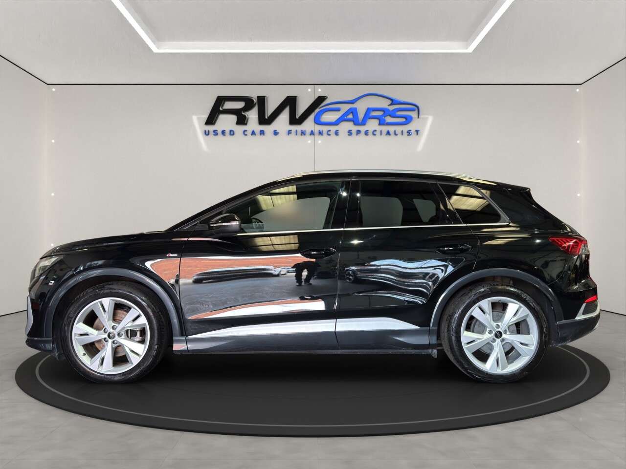 A 2023 AUDI Q4 E-TRON 35 S line SUV 5dr Electric Auto 55kWh (170 ps) A 2023 AUDI Q4 E-TRON 35 S line SUV 5dr Electric Auto 55kWh (170 ps)