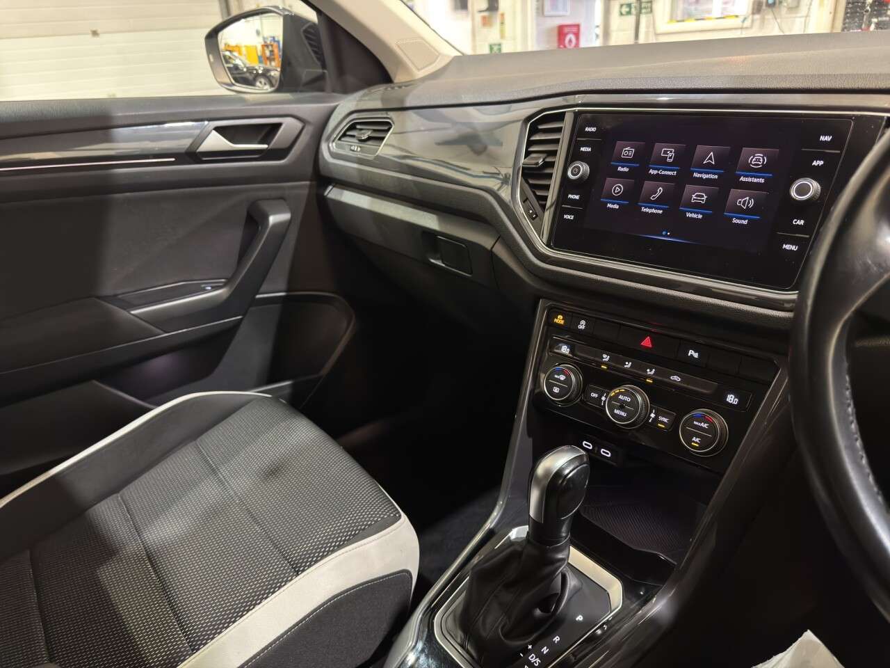2021 VOLKSWAGEN T-ROC 2021 VOLKSWAGEN T-ROC