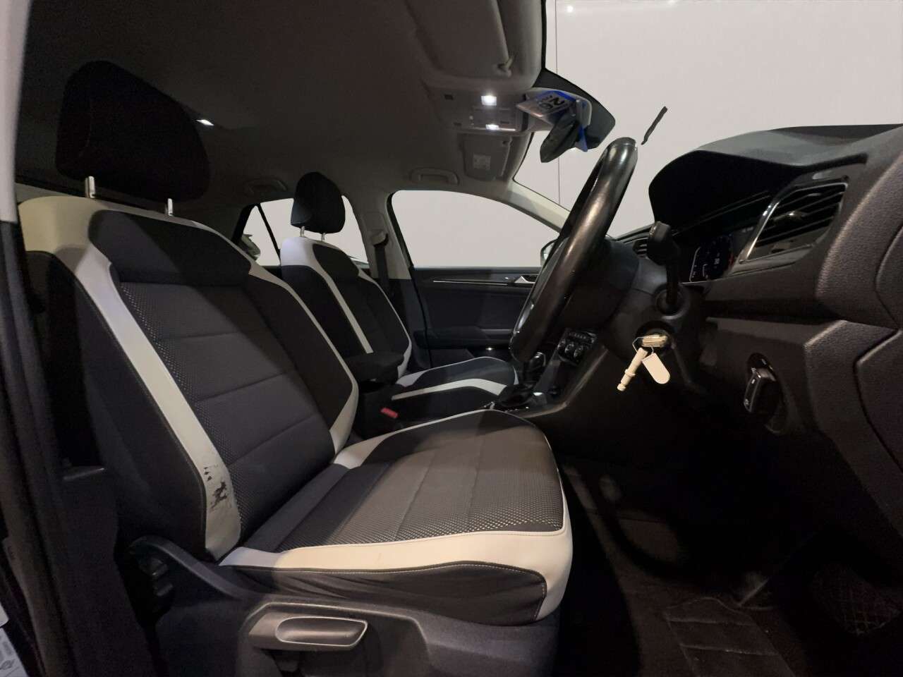 2021 VOLKSWAGEN T-ROC 2021 VOLKSWAGEN T-ROC