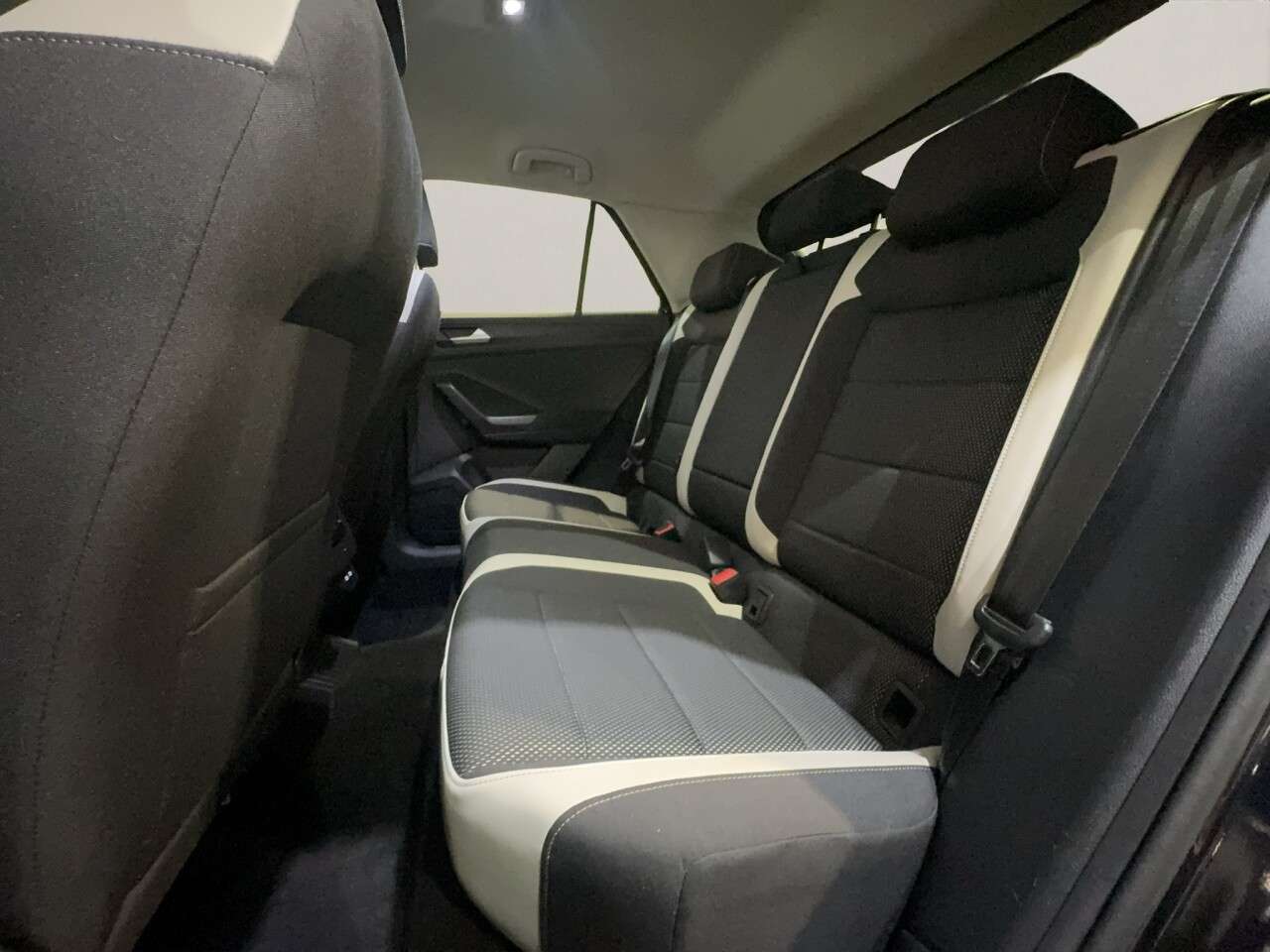 2021 VOLKSWAGEN T-ROC 2021 VOLKSWAGEN T-ROC