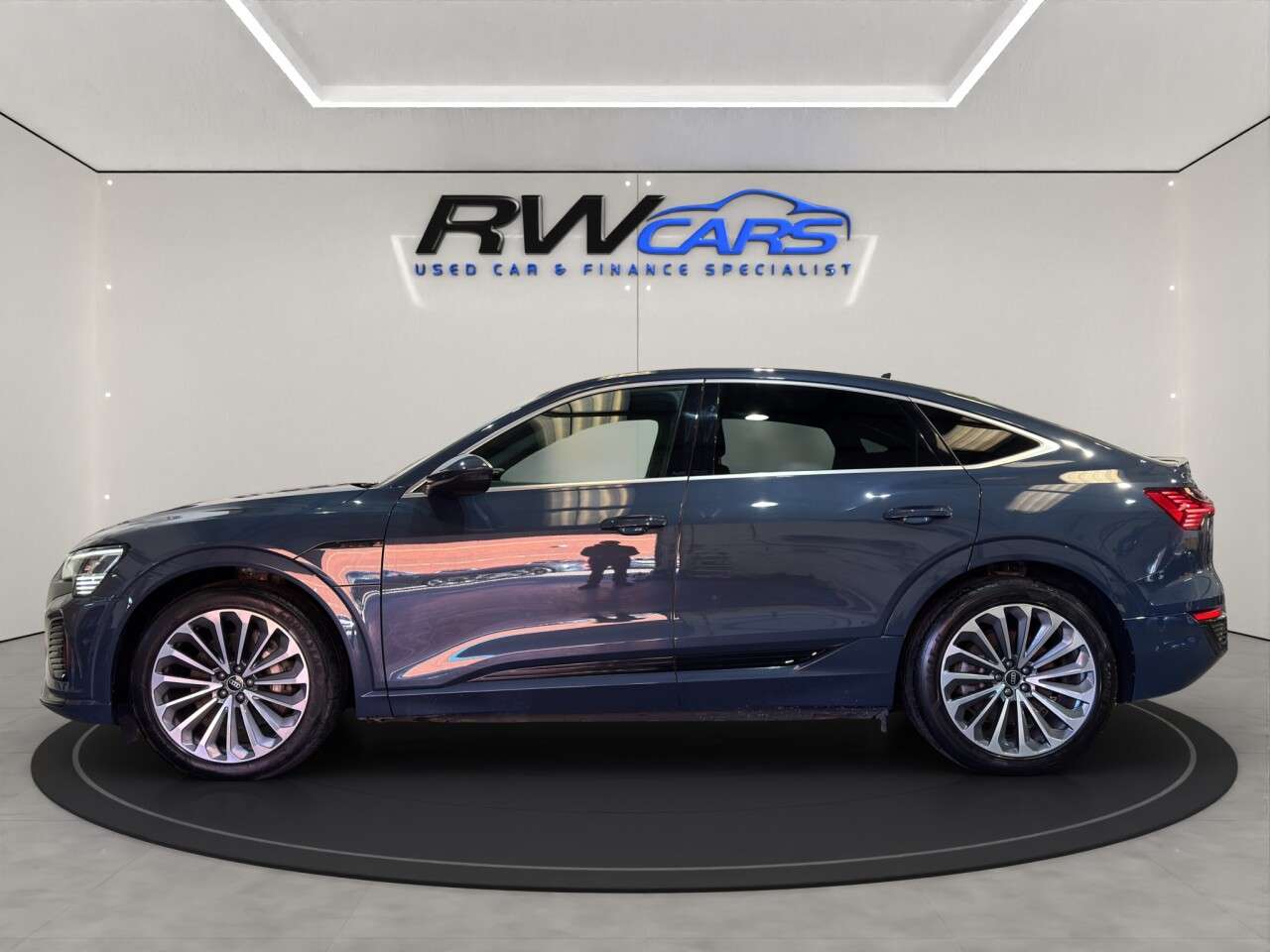 A 2023 AUDI Q8 E-TRON 55 S line Sportback 5dr Electric Auto quattro 114kWh (11kW Charger) (408 ps A 2023 AUDI Q8 E-TRON 55 S line Sportback 5dr Electric Auto quattro 114kWh (11kW Charger) (408 ps
