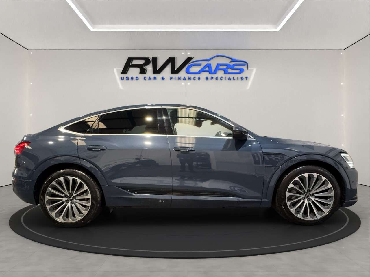 2023 AUDI Q8 E-TRON 2023 AUDI Q8 E-TRON