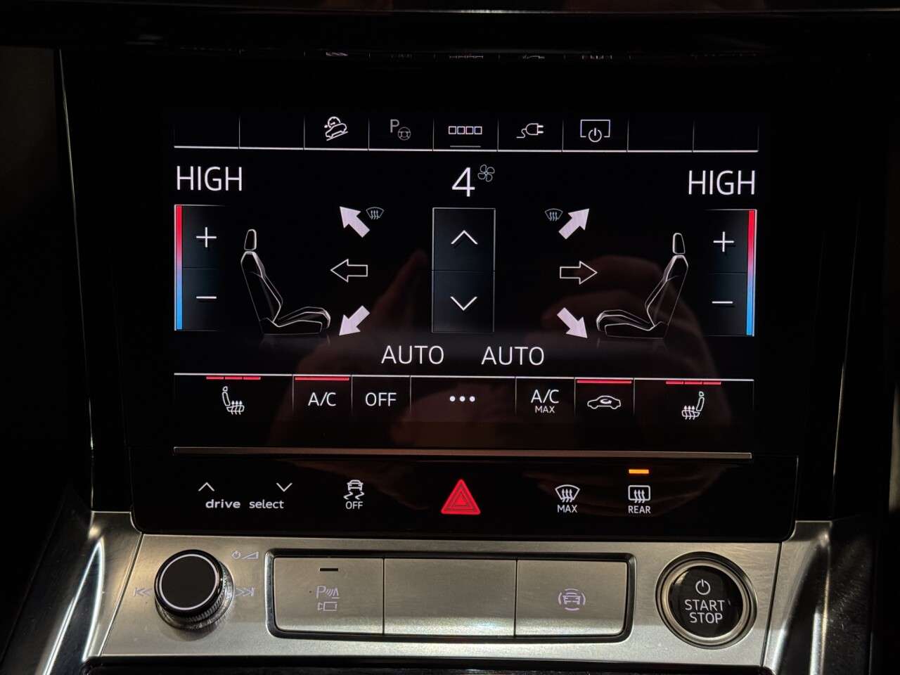 2023 AUDI Q8 E-TRON 2023 AUDI Q8 E-TRON