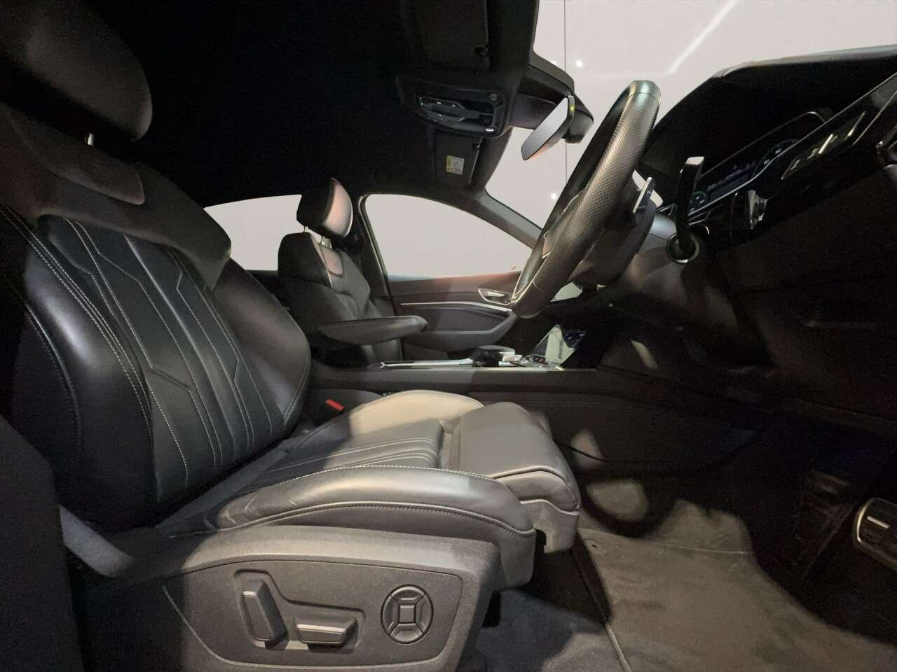2023 AUDI Q8 E-TRON 2023 AUDI Q8 E-TRON