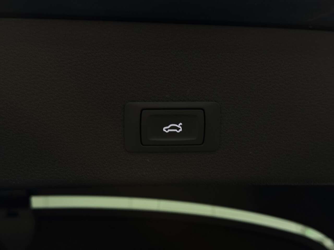 2023 AUDI Q8 E-TRON 2023 AUDI Q8 E-TRON