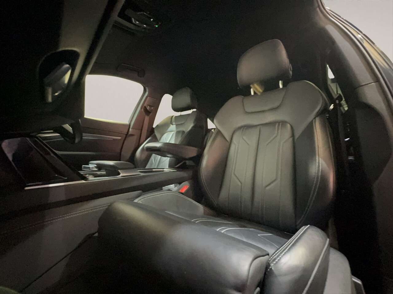 2023 AUDI Q8 E-TRON 2023 AUDI Q8 E-TRON