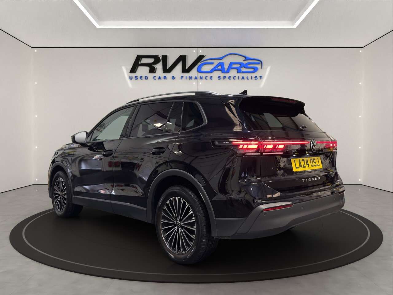 A 2024 VOLKSWAGEN TIGUAN 1.5 eTSI MHEV Match SUV 5dr Petrol Hybrid DSG Euro 6 (s/s) (150 ps) A 2024 VOLKSWAGEN TIGUAN 1.5 eTSI MHEV Match SUV 5dr Petrol Hybrid DSG Euro 6 (s/s) (150 ps)