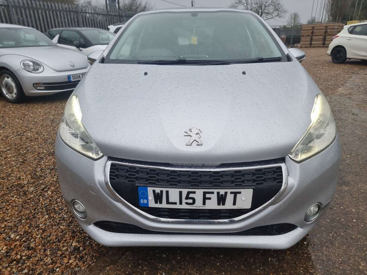 A 2015 PEUGEOT 208 1.4 HDi Style Hatchback 5dr Diesel Manual Euro 5 (70 ps) REVERSE CAMERA + P A 2015 PEUGEOT 208 1.4 HDi Style Hatchback 5dr Diesel Manual Euro 5 (70 ps) REVERSE CAMERA + P