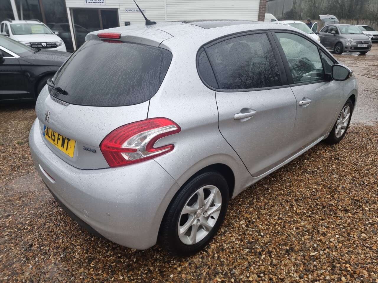 2015 PEUGEOT 208 2015 PEUGEOT 208