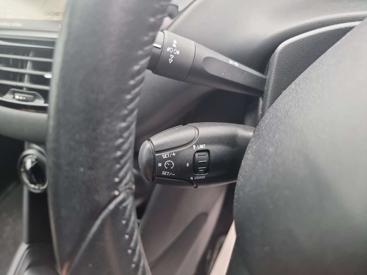 2015 PEUGEOT 208 2015 PEUGEOT 208