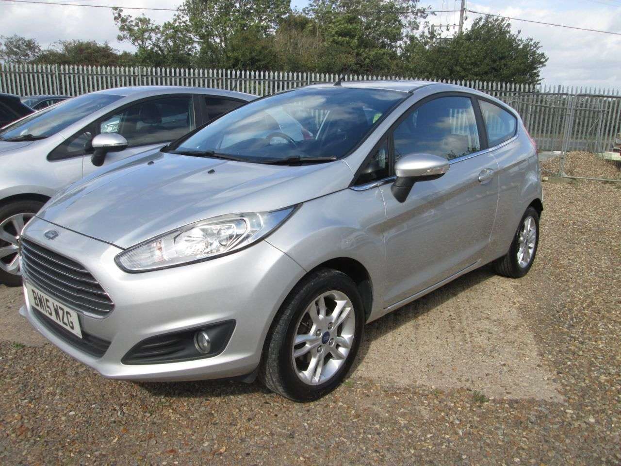A 2015 FORD FIESTA 1.25 Zetec Hatchback 3dr Petrol Manual Euro 5 (82 ps) BLUETOOTH! A 2015 FORD FIESTA 1.25 Zetec Hatchback 3dr Petrol Manual Euro 5 (82 ps) BLUETOOTH!
