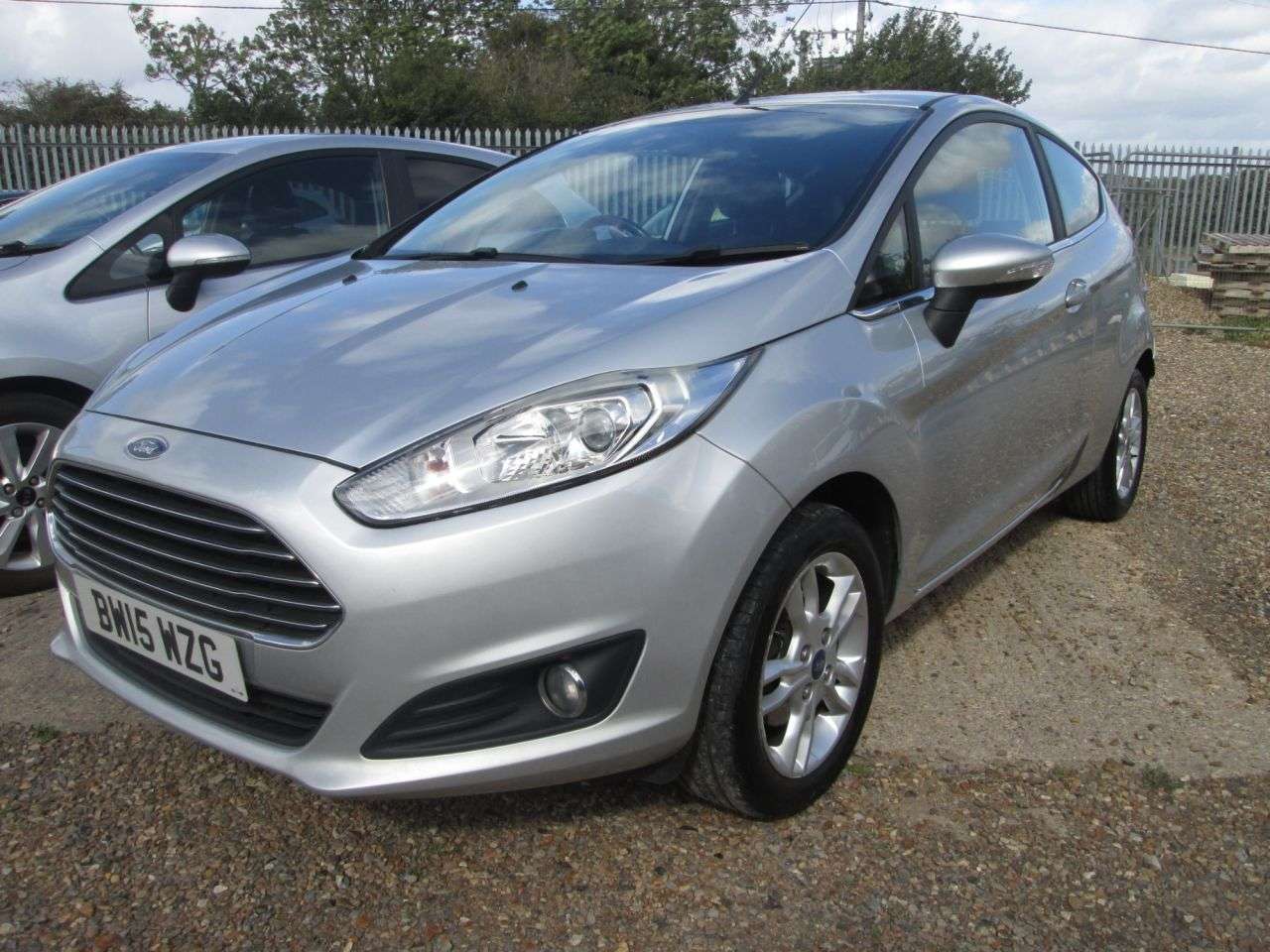A 2015 FORD FIESTA 1.25 Zetec Hatchback 3dr Petrol Manual Euro 5 (82 ps) BLUETOOTH! A 2015 FORD FIESTA 1.25 Zetec Hatchback 3dr Petrol Manual Euro 5 (82 ps) BLUETOOTH!