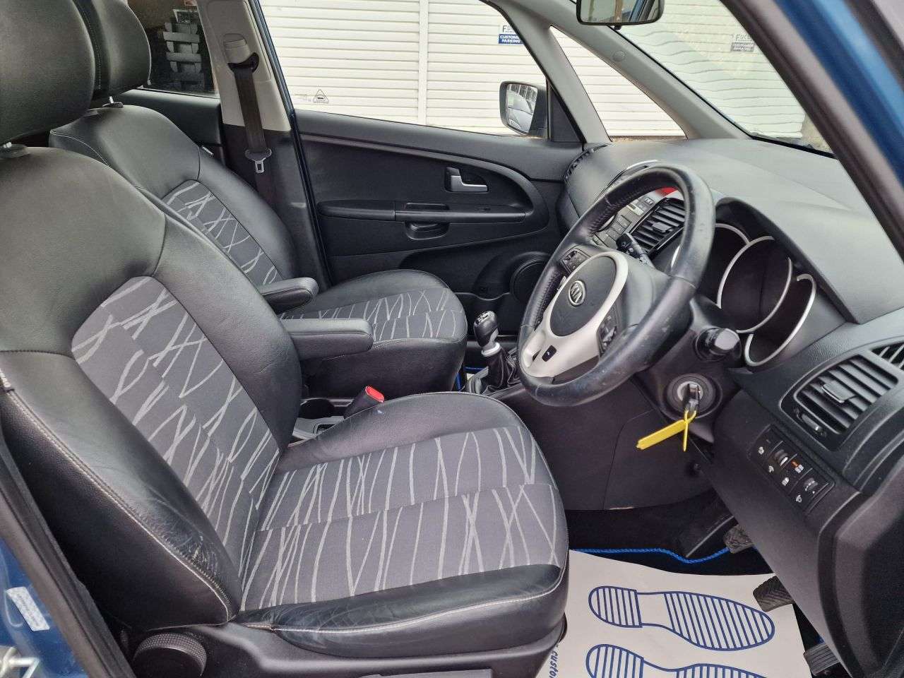 2012 KIA VENGA 2012 KIA VENGA