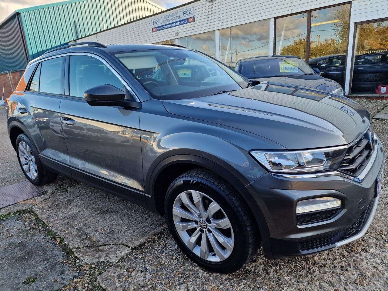 2019 VOLKSWAGEN T-ROC 2019 VOLKSWAGEN T-ROC