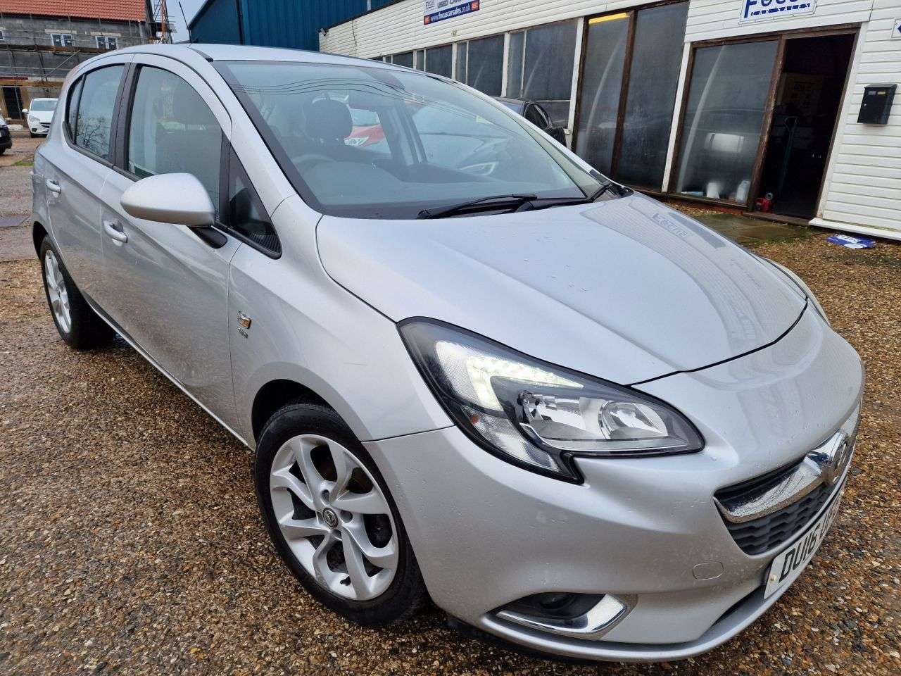 A 2016 VAUXHALL CORSA 1.4i ecoFLEX SRi Hatchback 5dr Petrol Manual Euro 6 (90 ps) CRUISE + DAB + A 2016 VAUXHALL CORSA 1.4i ecoFLEX SRi Hatchback 5dr Petrol Manual Euro 6 (90 ps) CRUISE + DAB +
