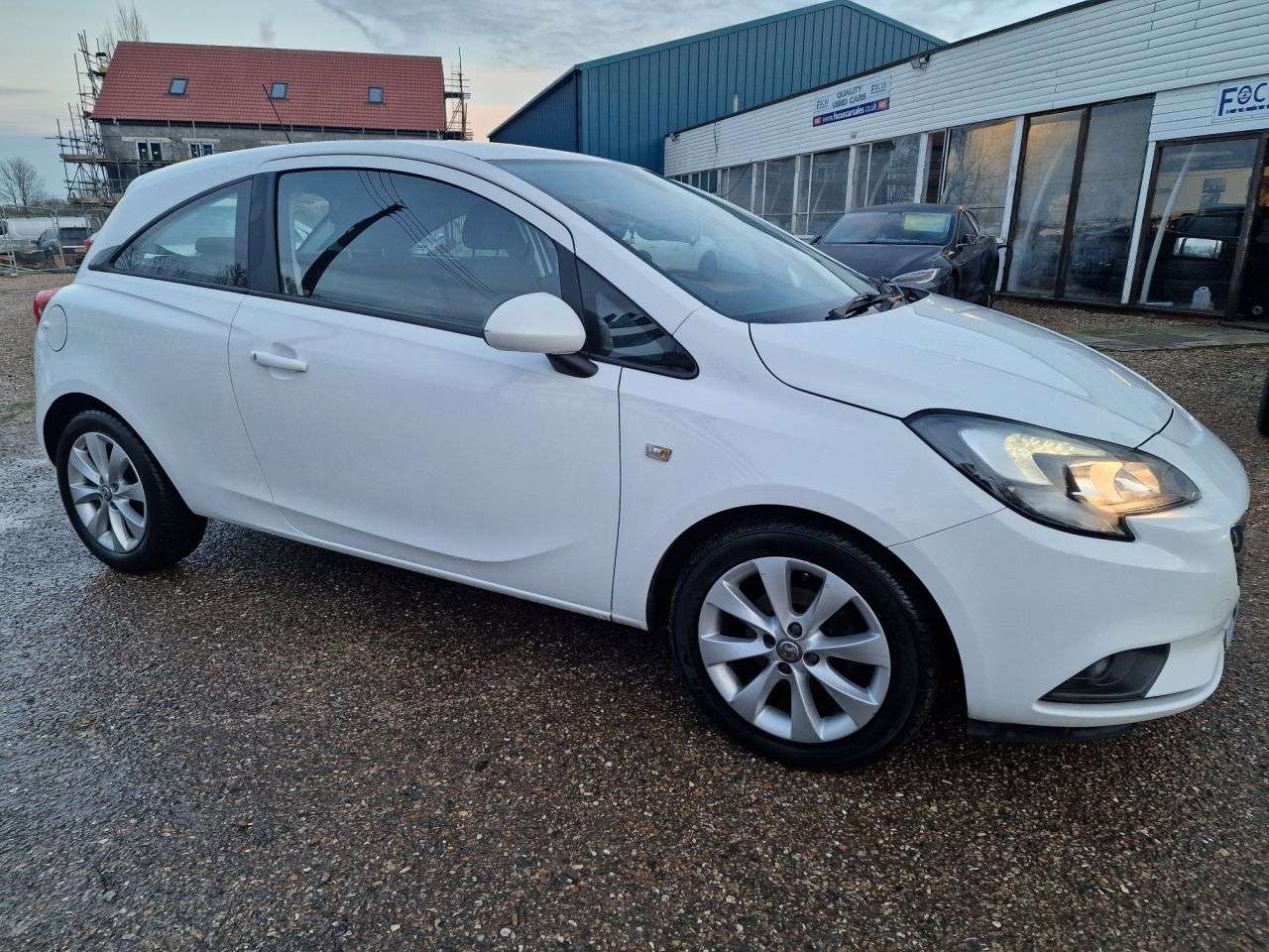 A 2017 VAUXHALL CORSA 1.4i ecoFLEX Energy Hatchback 3dr Petrol Manual Euro 6 (a/c) (75 ps) LOW MI A 2017 VAUXHALL CORSA 1.4i ecoFLEX Energy Hatchback 3dr Petrol Manual Euro 6 (a/c) (75 ps) LOW MI