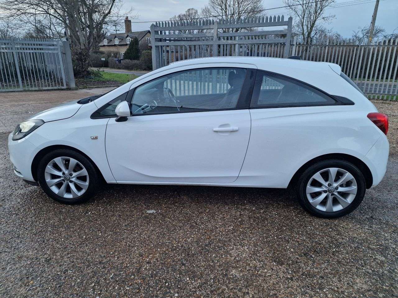 A 2017 VAUXHALL CORSA 1.4i ecoFLEX Energy Hatchback 3dr Petrol Manual Euro 6 (a/c) (75 ps) LOW MI A 2017 VAUXHALL CORSA 1.4i ecoFLEX Energy Hatchback 3dr Petrol Manual Euro 6 (a/c) (75 ps) LOW MI