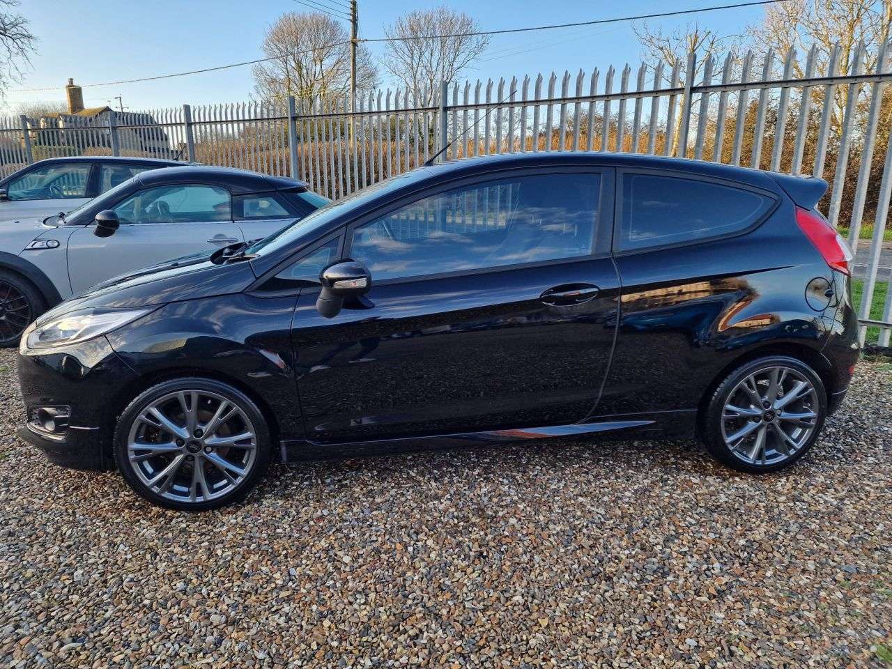 A 2017 FORD FIESTA 1.0T EcoBoost ST-Line Hatchback 3dr Petrol Manual Euro 6 (s/s) (125 ps) SAT A 2017 FORD FIESTA 1.0T EcoBoost ST-Line Hatchback 3dr Petrol Manual Euro 6 (s/s) (125 ps) SAT