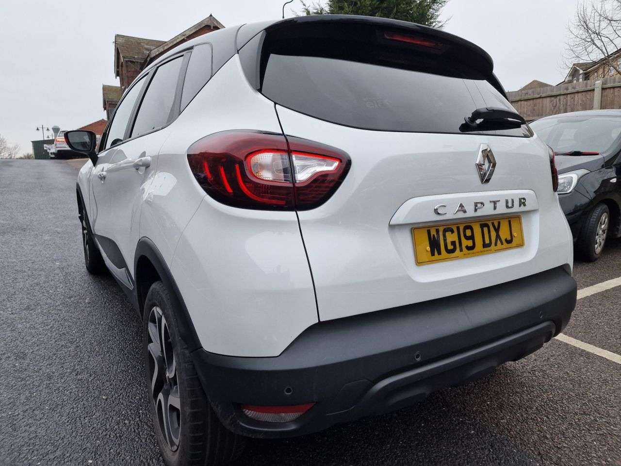 A 2019 RENAULT CAPTUR 1.3 TCe ENERGY Iconic SUV 5dr Petrol Manual Euro 6 (s/s) (130 ps) SATNAV + A 2019 RENAULT CAPTUR 1.3 TCe ENERGY Iconic SUV 5dr Petrol Manual Euro 6 (s/s) (130 ps) SATNAV +