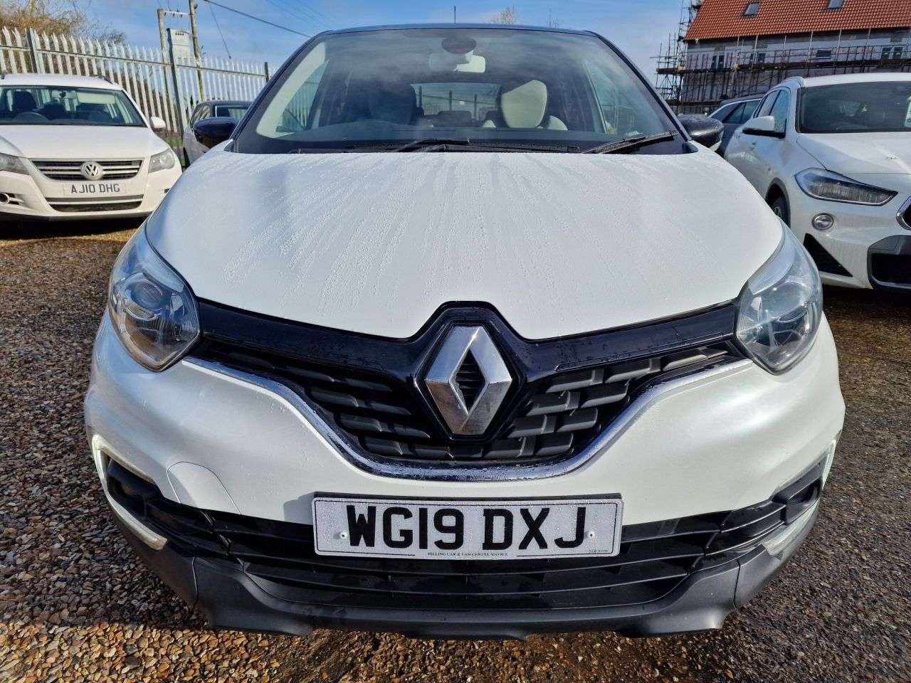 A 2019 RENAULT CAPTUR 1.3 TCe ENERGY Iconic SUV 5dr Petrol Manual Euro 6 (s/s) (130 ps) SATNAV + A 2019 RENAULT CAPTUR 1.3 TCe ENERGY Iconic SUV 5dr Petrol Manual Euro 6 (s/s) (130 ps) SATNAV +