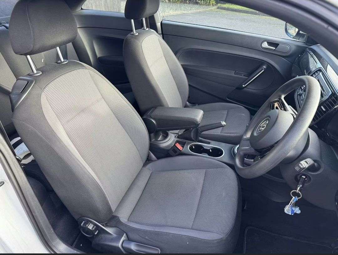 A 2015 VOLKSWAGEN BEETLE 1.2 TSI Hatchback 3dr Petrol Manual Euro 5 (105 ps) VW PURE WHITE! ULEZ COM A 2015 VOLKSWAGEN BEETLE 1.2 TSI Hatchback 3dr Petrol Manual Euro 5 (105 ps) VW PURE WHITE! ULEZ COM