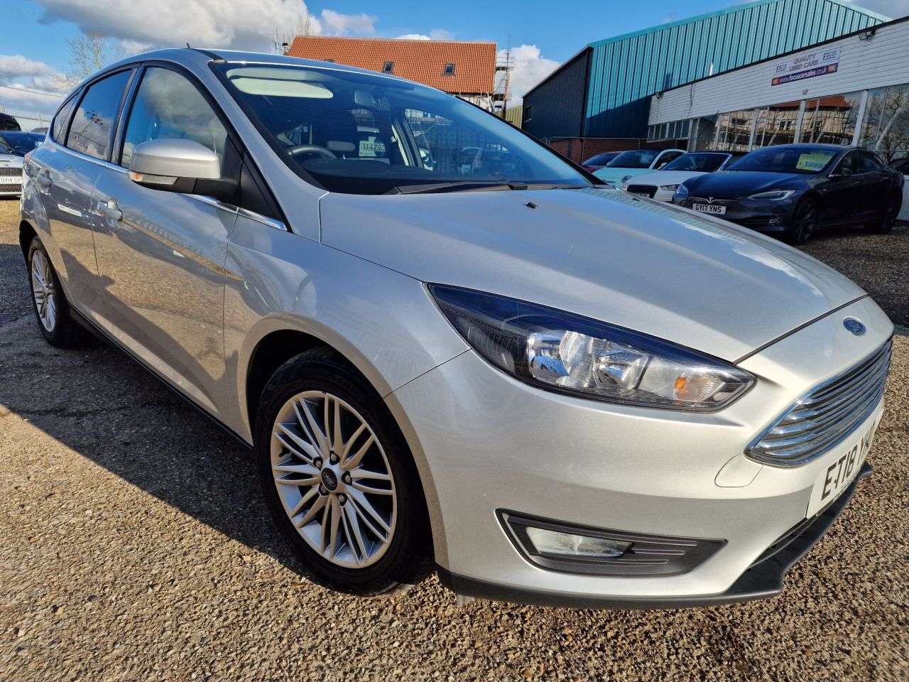A 2018 FORD FOCUS 1.0T EcoBoost Zetec Edition Hatchback 5dr Petrol Manual Euro 6 (s/s) (125 p A 2018 FORD FOCUS 1.0T EcoBoost Zetec Edition Hatchback 5dr Petrol Manual Euro 6 (s/s) (125 p
