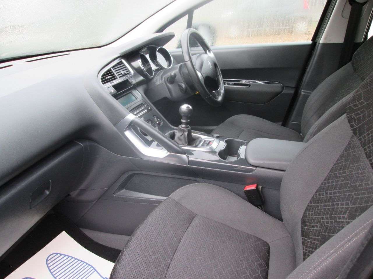 A 2017 PEUGEOT 3008 1.6 BlueHDi Active SUV 5dr Diesel Manual Euro 6 (s/s) (120 ps) A 2017 PEUGEOT 3008 1.6 BlueHDi Active SUV 5dr Diesel Manual Euro 6 (s/s) (120 ps)