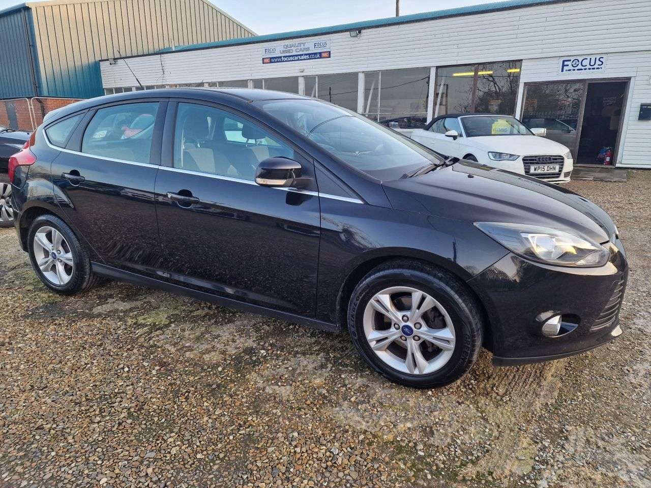 A 2013 FORD FOCUS 1.6 Zetec Hatchback 5dr Petrol Manual Euro 5 (105 ps) DAB DIGITAL + SATNAV A 2013 FORD FOCUS 1.6 Zetec Hatchback 5dr Petrol Manual Euro 5 (105 ps) DAB DIGITAL + SATNAV