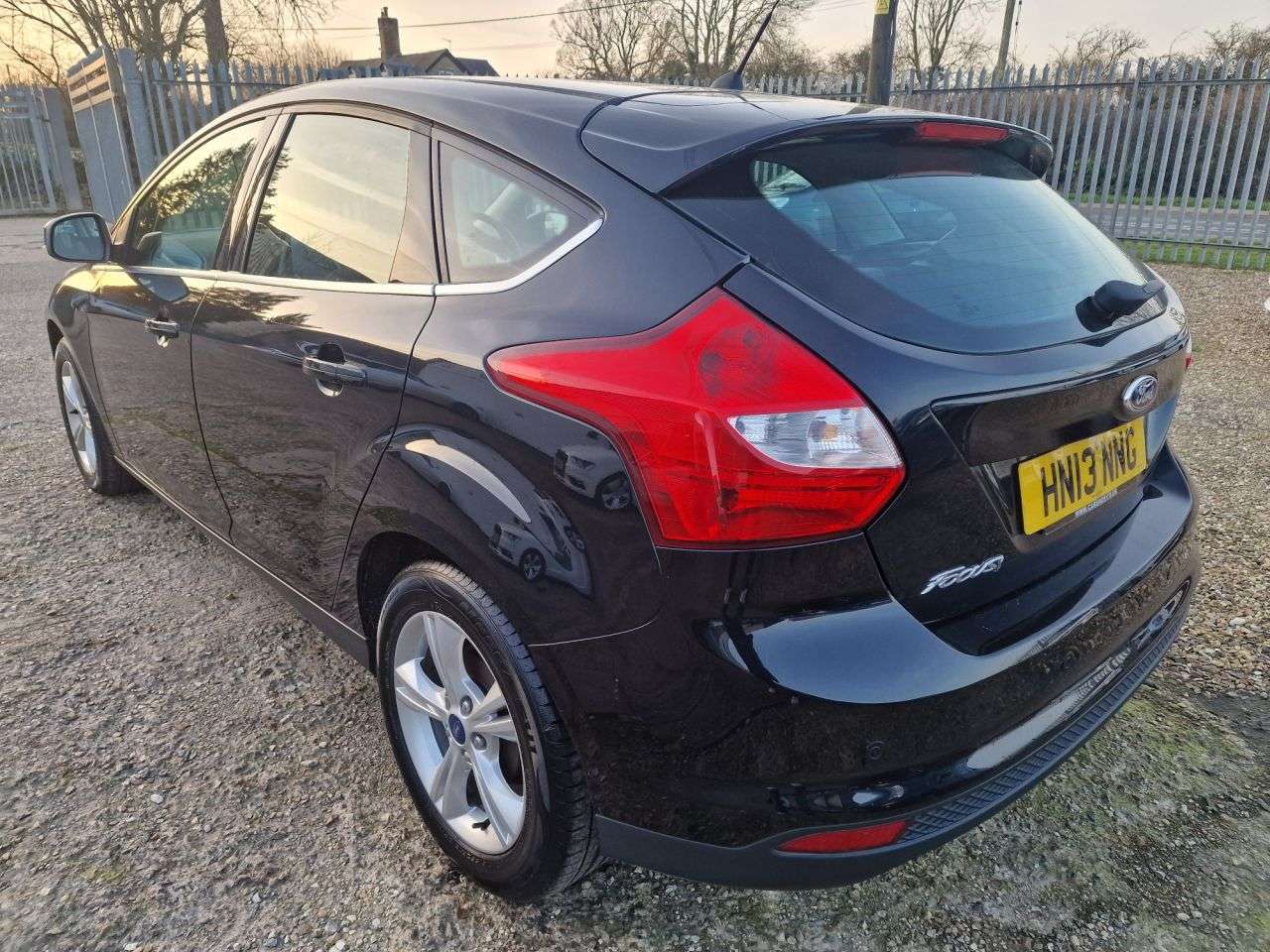 A 2013 FORD FOCUS 1.6 Zetec Hatchback 5dr Petrol Manual Euro 5 (105 ps) DAB DIGITAL + SATNAV A 2013 FORD FOCUS 1.6 Zetec Hatchback 5dr Petrol Manual Euro 5 (105 ps) DAB DIGITAL + SATNAV