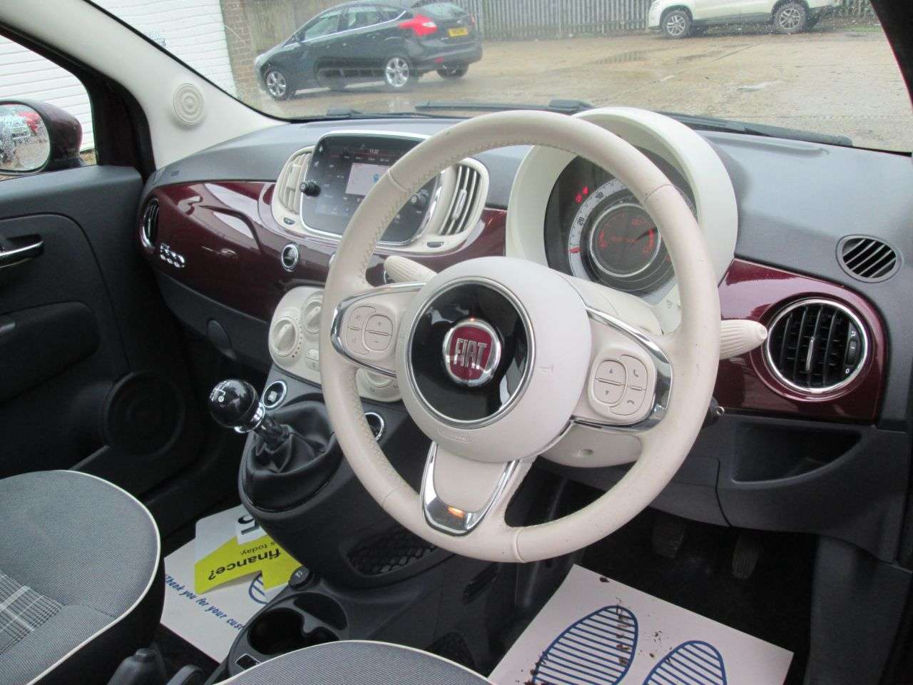 2017 FIAT 500 2017 FIAT 500
