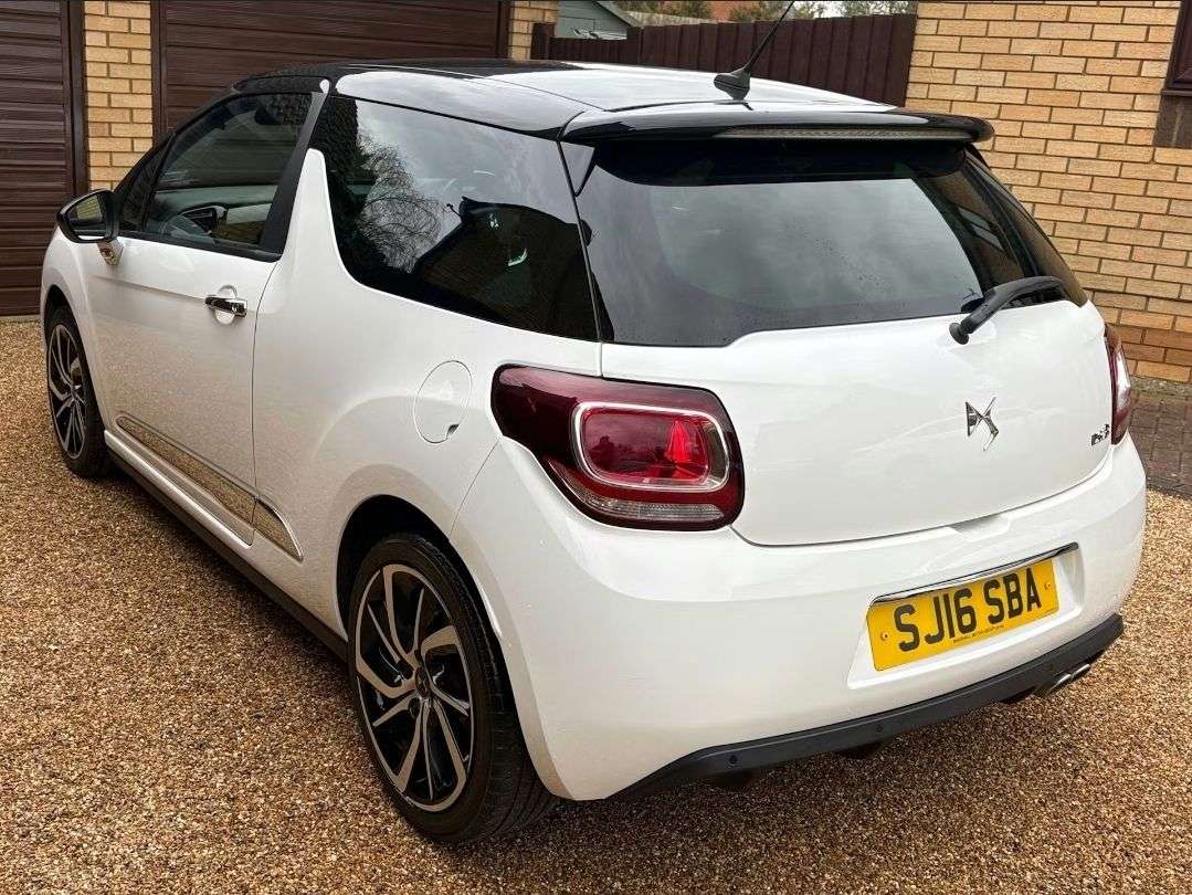 A 2016 DS AUTOMOBILES DS 3 1.6 BlueHDi Prestige Hatchback 3dr Diesel Manual Euro 6 (s/s) (120 ps) SATN A 2016 DS AUTOMOBILES DS 3 1.6 BlueHDi Prestige Hatchback 3dr Diesel Manual Euro 6 (s/s) (120 ps) SATN