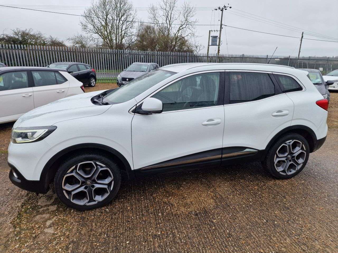 A 2016 RENAULT KADJAR 1.5 dCi Dynamique S Nav SUV 5dr Diesel Manual Euro 6 (s/s) (110 ps) PART LE A 2016 RENAULT KADJAR 1.5 dCi Dynamique S Nav SUV 5dr Diesel Manual Euro 6 (s/s) (110 ps) PART LE