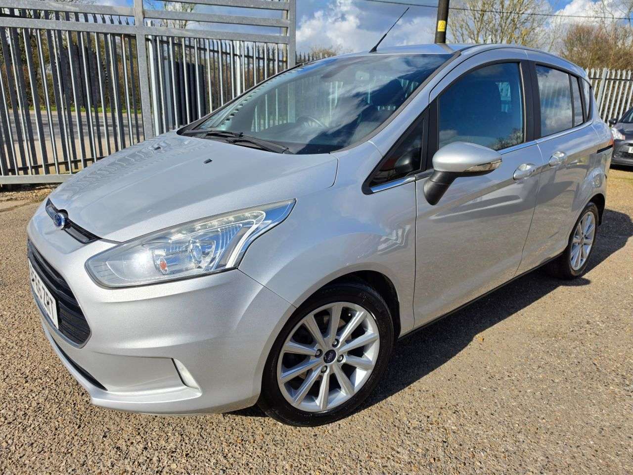 A 2016 FORD B-MAX 1.5 TDCi Titanium MPV 5dr Diesel Manual Euro 6 (s/s) (95 ps) £20 TAX! CLIMA A 2016 FORD B-MAX 1.5 TDCi Titanium MPV 5dr Diesel Manual Euro 6 (s/s) (95 ps) £20 TAX! CLIMA